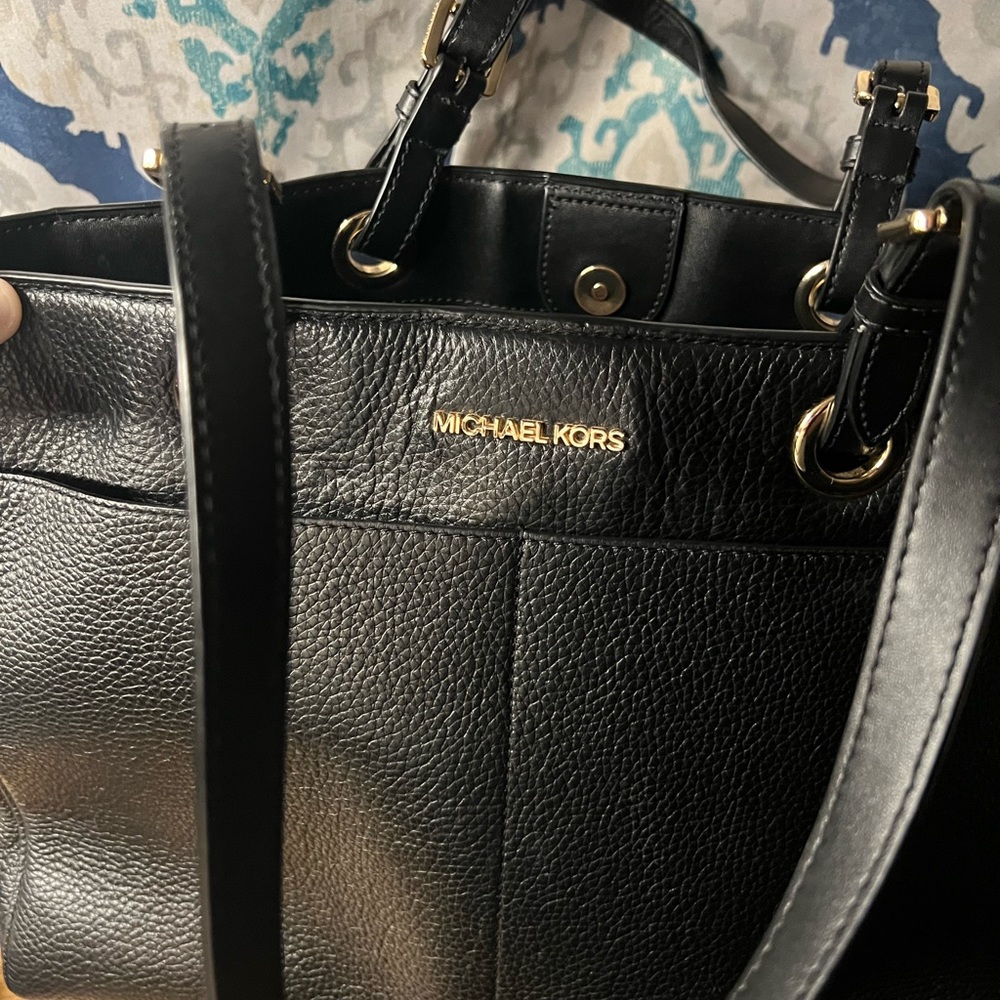 Michael Kors Handbag With padded Laptop Compartment - Picture 5 of 7